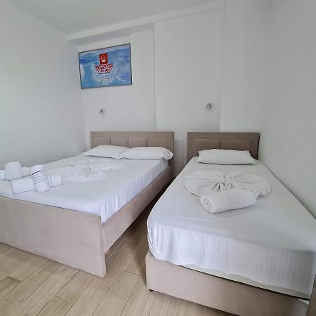 La Luna Hotel Ksamil Bagian luar foto