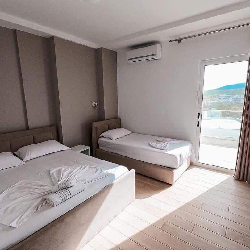 La Luna Hotel Ksamil Bagian luar foto