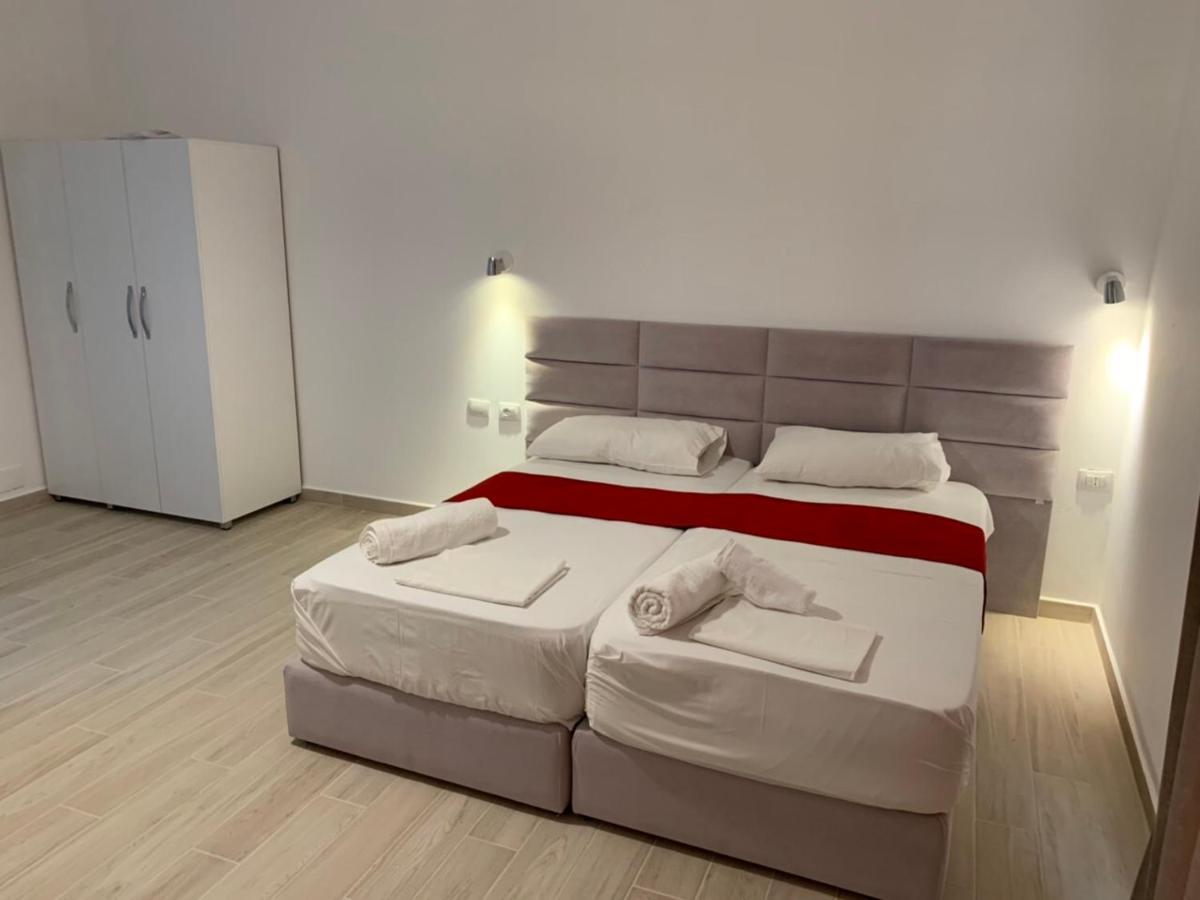 La Luna Hotel Ksamil Bagian luar foto